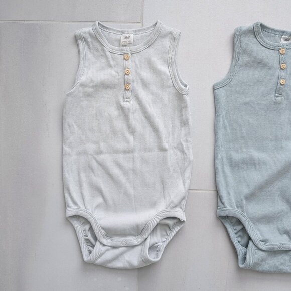 (4/$20) H&M - Cotton Bodysuits (2 Pack) - Picture 2 of 8